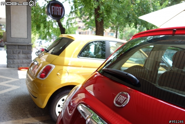 FIAT 500 也太可愛了吧(賞車分享)....