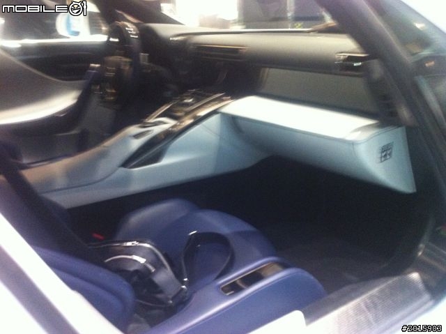 LEXUS南台中旗艦展示中心 錄到 LFA 卸車過程~! (圖+影)