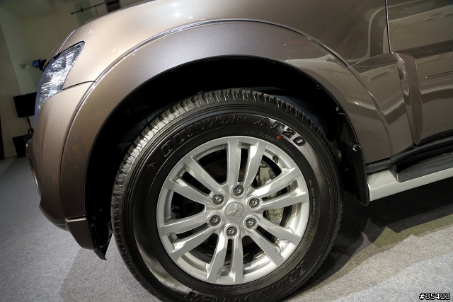 日本進口神祕新車(Mitsubishi Lancer Sportback 1.8 & Pajero 3.2)VIP上市現場直擊活動(圖多!內有福利照)