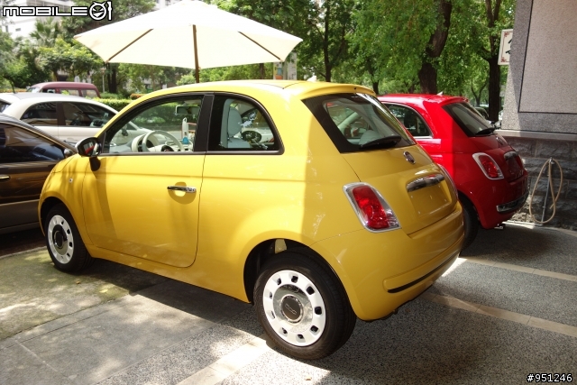 FIAT 500 也太可愛了吧(賞車分享)....