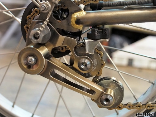 請教各位Brompton 的愛車怎樣改裝+裝扮 (更新 10/29開箱!!! 車終於到貨啦!! )