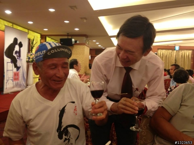 1020720 武康帥哥娶嬌妻 阿國大哥得佳媳 八方好友聚一堂 同賀新人沾喜氣