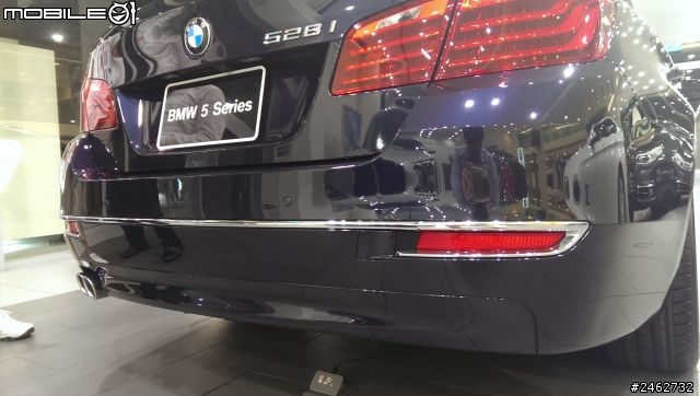 昨天去展間賞車 2014 BMW 528i (F10)