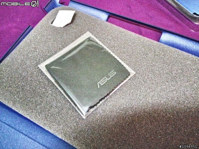 「首開箱」The New Padfone Infinity Navy Blue Case!