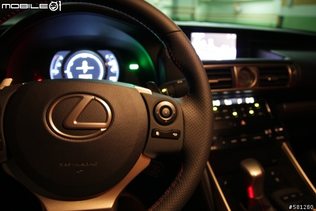 All New IS 300h F-Sport滿月開箱心得文