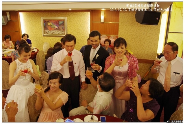 1020720 武康帥哥娶嬌妻 阿國大哥得佳媳 八方好友聚一堂 同賀新人沾喜氣