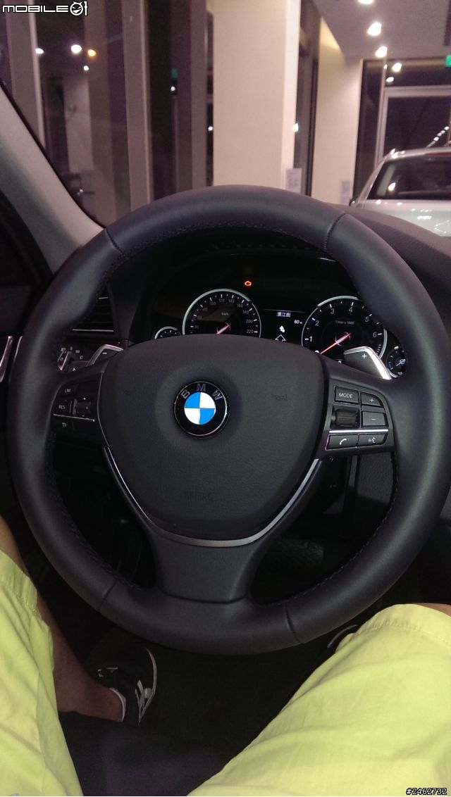 昨天去展間賞車 2014 BMW 528i (F10)