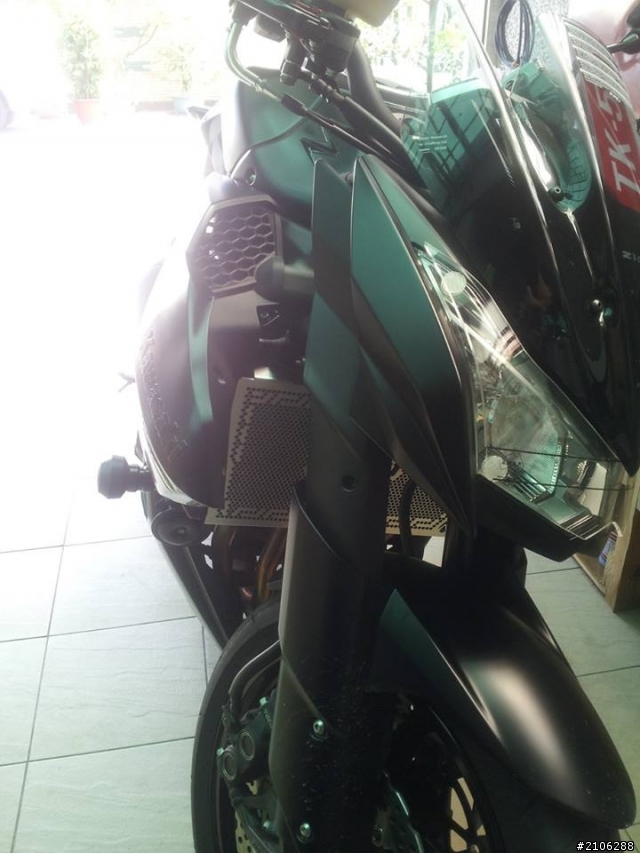 Z1000 隨處亂*跑
