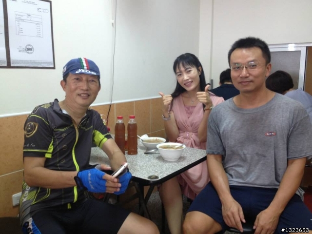 1020720 武康帥哥娶嬌妻 阿國大哥得佳媳 八方好友聚一堂 同賀新人沾喜氣