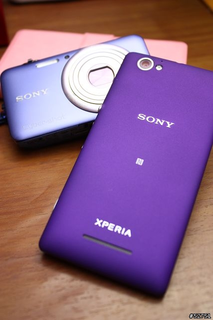 SONY Xperia M 紫色 簡單開箱