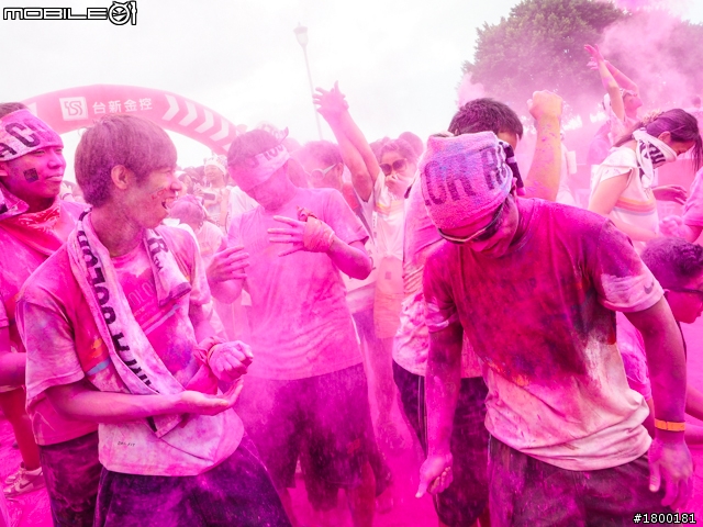 【採訪】The Color Run彩色路跑 台北站正式開跑!