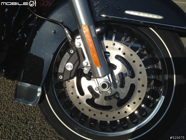 人生的第一部哈雷 2013 Harley Ultra classic FLHTK簡單開箱文