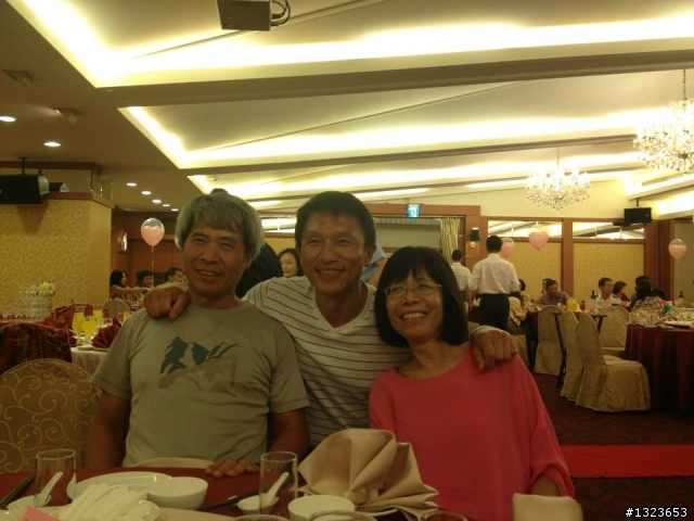 1020720 武康帥哥娶嬌妻 阿國大哥得佳媳 八方好友聚一堂 同賀新人沾喜氣