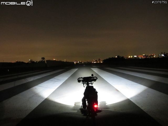 ROXIM M6 車燈開箱與測試心得