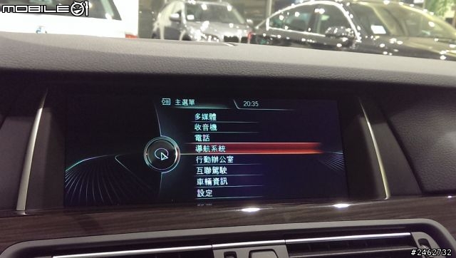 昨天去展間賞車 2014 BMW 528i (F10)