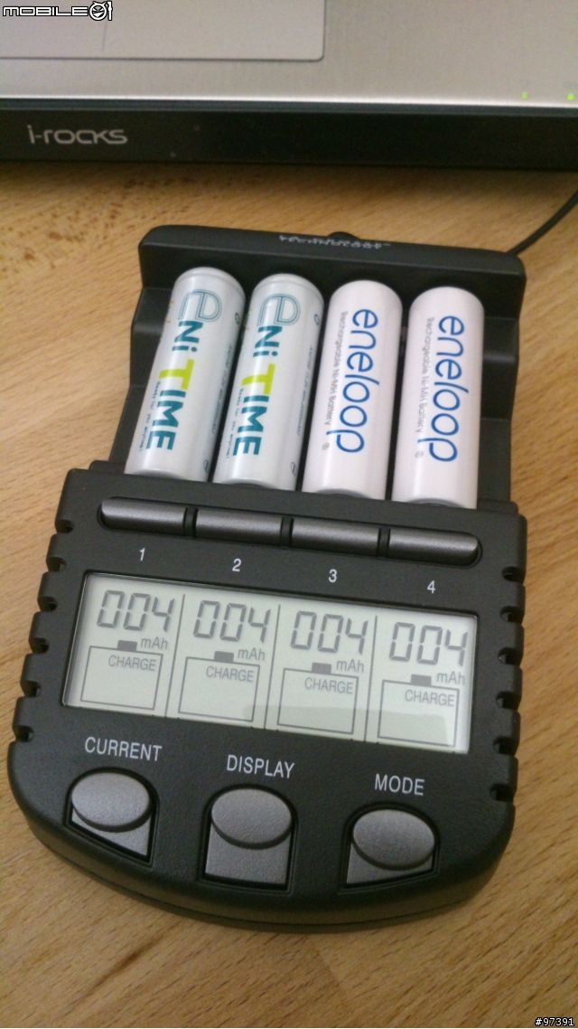 La Crosse BC-700,鎳氫充電電池(3號/4號電池)的神兵利器