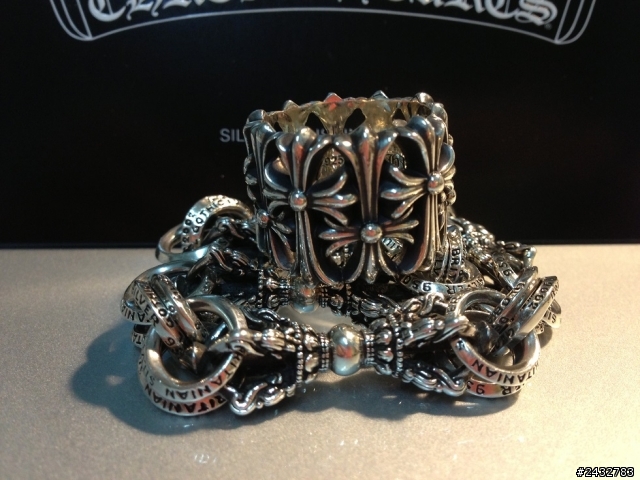 屬於自己的小小奢華...Chrome Hearts 戒指