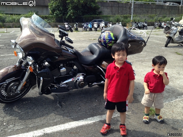人生的第一部哈雷 2013 Harley Ultra classic FLHTK簡單開箱文