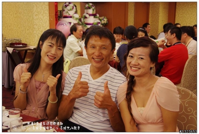 1020720 武康帥哥娶嬌妻 阿國大哥得佳媳 八方好友聚一堂 同賀新人沾喜氣