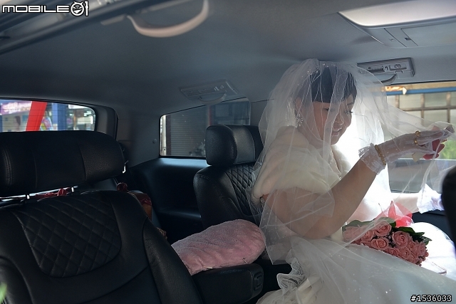 開著Luxgen MPV新娘車,要幸福哦!