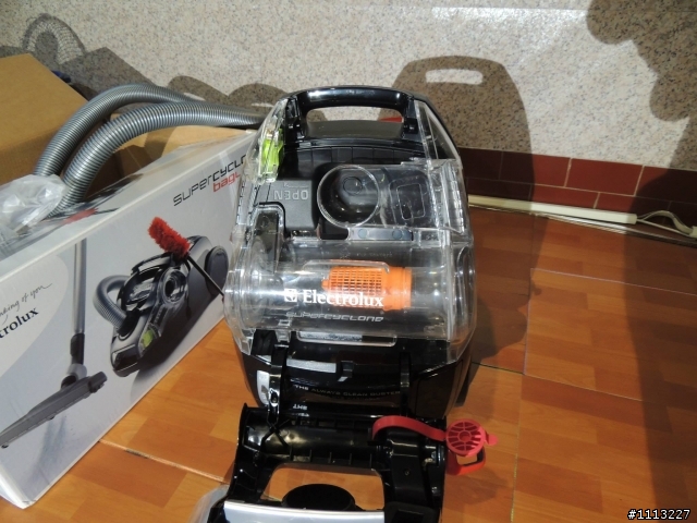 不專業開箱伊萊克斯Electrolux 靜電撢吸塵器ZSC69FD2