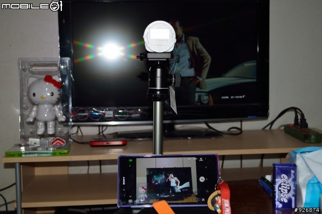 QX10 白 遇上Z Ultra 結果是裝不下...