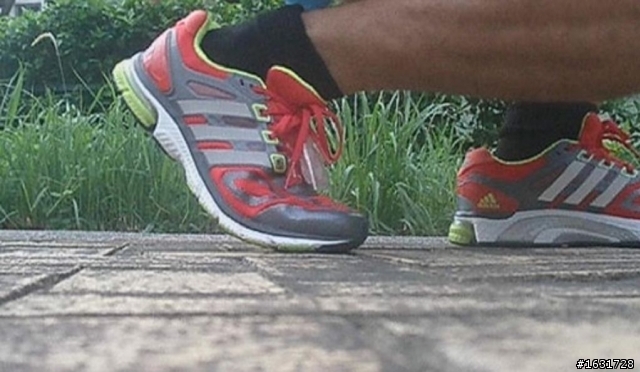 adidas supernova sequence 6 m --- 2013 台北馬拉松訓練跑鞋