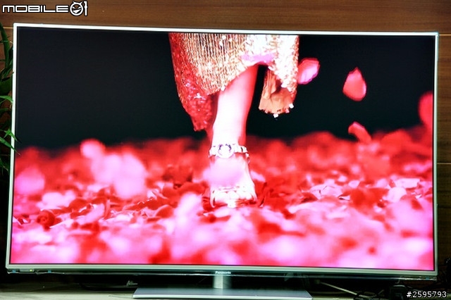 WOW有機會體驗Panasonic SMART VIERA TH-L50E6W 50吋超大尺寸數位電視 !