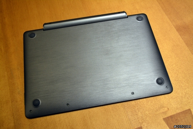 家人的生日禮物-ASUS Transformer Pad TF701