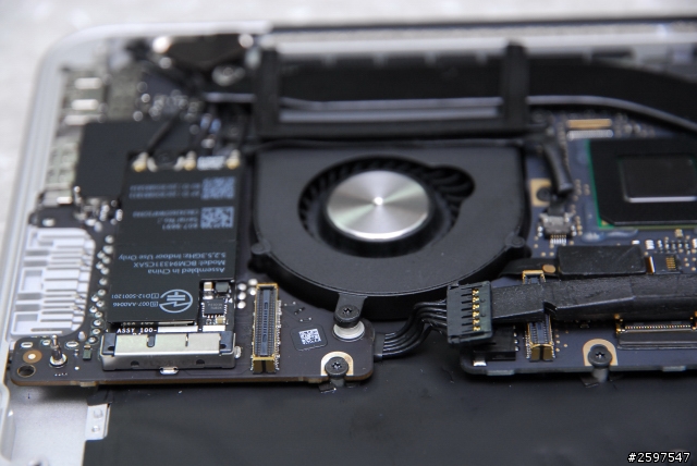 Macbook pro retina 13.3" C蓋鍵盤更換