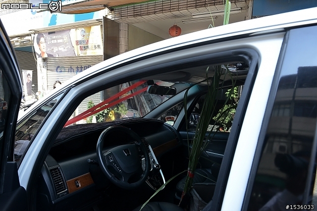 開著Luxgen MPV新娘車,要幸福哦!