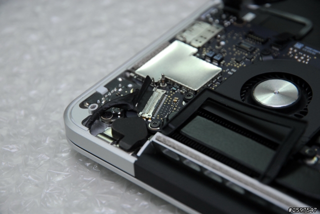 Macbook pro retina 13.3" C蓋鍵盤更換