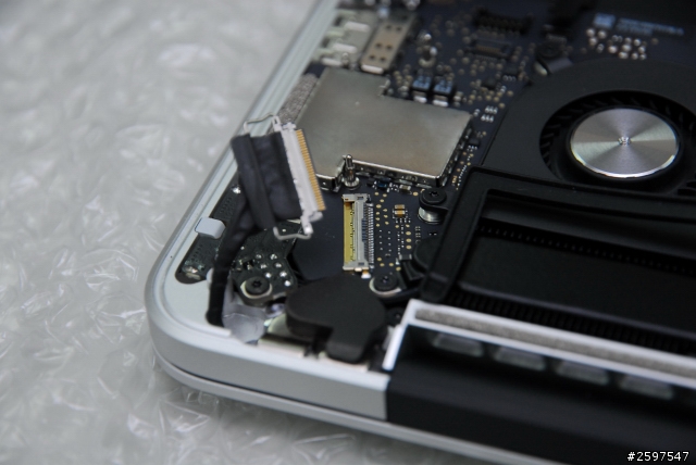 Macbook pro retina 13.3" C蓋鍵盤更換