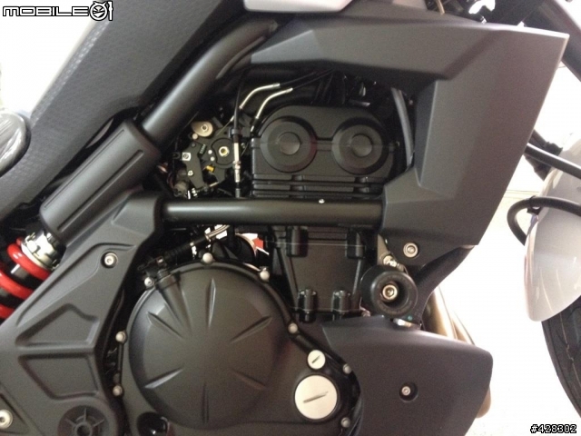 又?颱風天開箱 Kawasaki Versys 650 白色!!!
