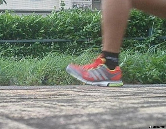 adidas supernova sequence 6 m --- 2013 台北馬拉松訓練跑鞋