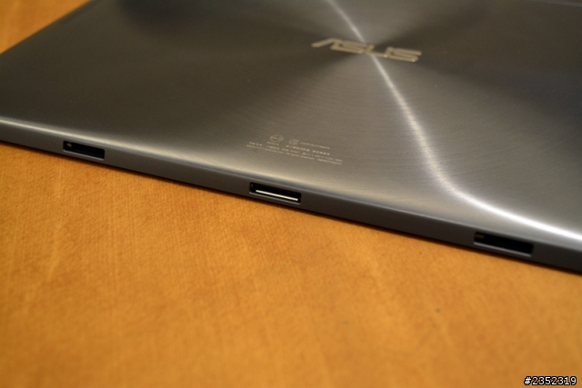 家人的生日禮物-ASUS Transformer Pad TF701