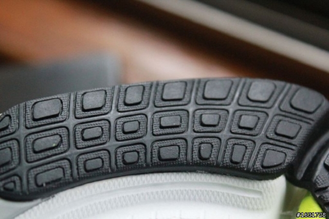 adidas supernova sequence 6 m --- 2013 台北馬拉松訓練跑鞋