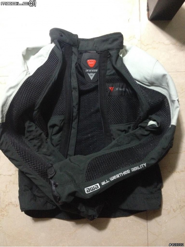 又?颱風天開箱 Kawasaki Versys 650 白色!!!