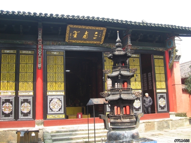 年行萬里 D10 遍尋不著的歳月,帶走少女的青春,留下空盪的寺廟 鷹潭龍虎山-仙人城-上清古鎮-天師府-鷹潭-上饒玉山縣