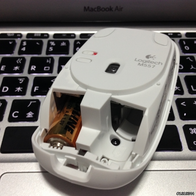 Logitech M557 藍芽滑鼠簡易開箱