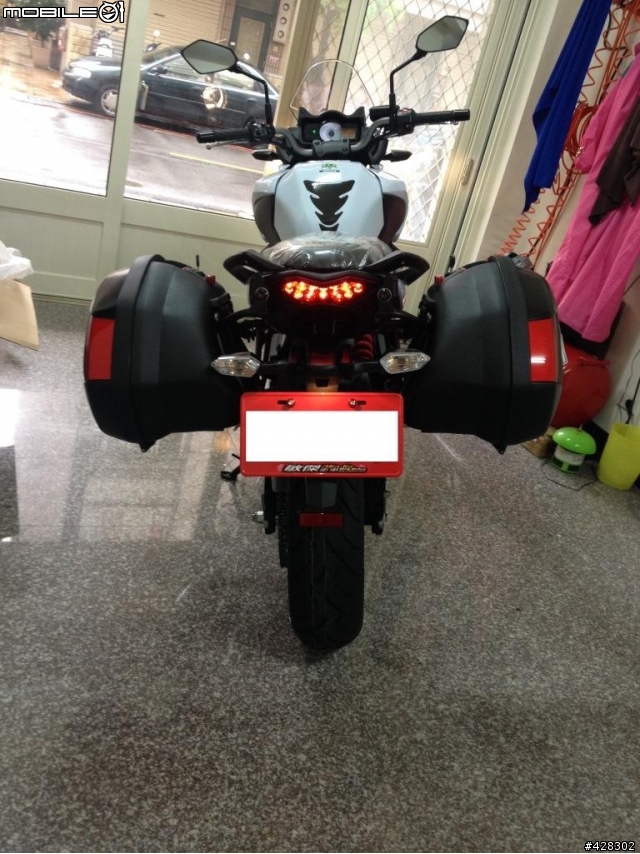 又?颱風天開箱 Kawasaki Versys 650 白色!!!
