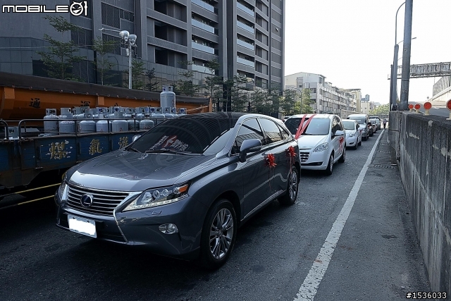 開著Luxgen MPV新娘車,要幸福哦!