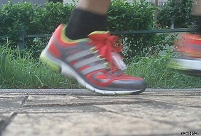 adidas supernova sequence 6 m --- 2013 台北馬拉松訓練跑鞋