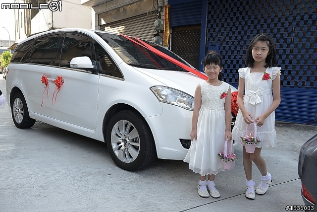 開著Luxgen MPV新娘車,要幸福哦!