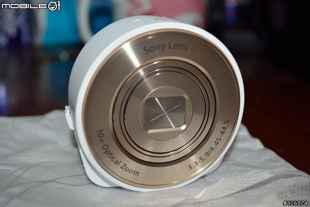 QX10 白 遇上Z Ultra 結果是裝不下...
