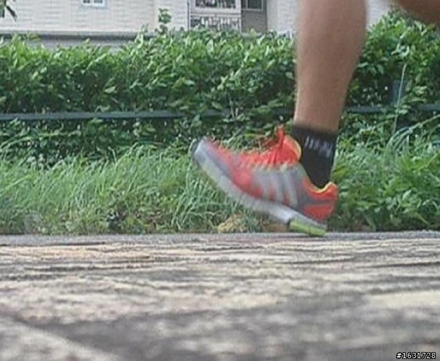 adidas supernova sequence 6 m --- 2013 台北馬拉松訓練跑鞋