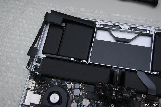 Macbook pro retina 13.3" C蓋鍵盤更換