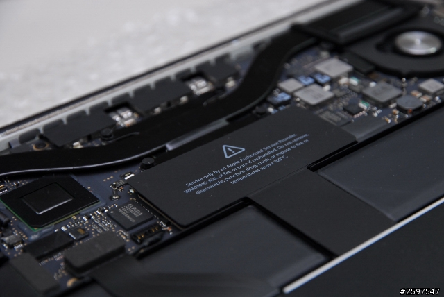 Macbook pro retina 13.3" C蓋鍵盤更換