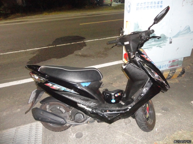 光陽GP125 騎到輪框斷掉摔車(10/30 09:00更新)
