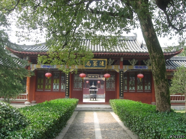 年行萬里 D10 遍尋不著的歳月,帶走少女的青春,留下空盪的寺廟 鷹潭龍虎山-仙人城-上清古鎮-天師府-鷹潭-上饒玉山縣